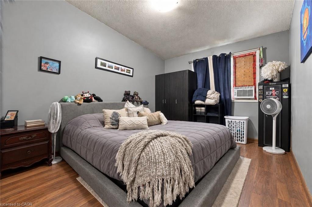 26 Renfrew Street E Property Photo 38