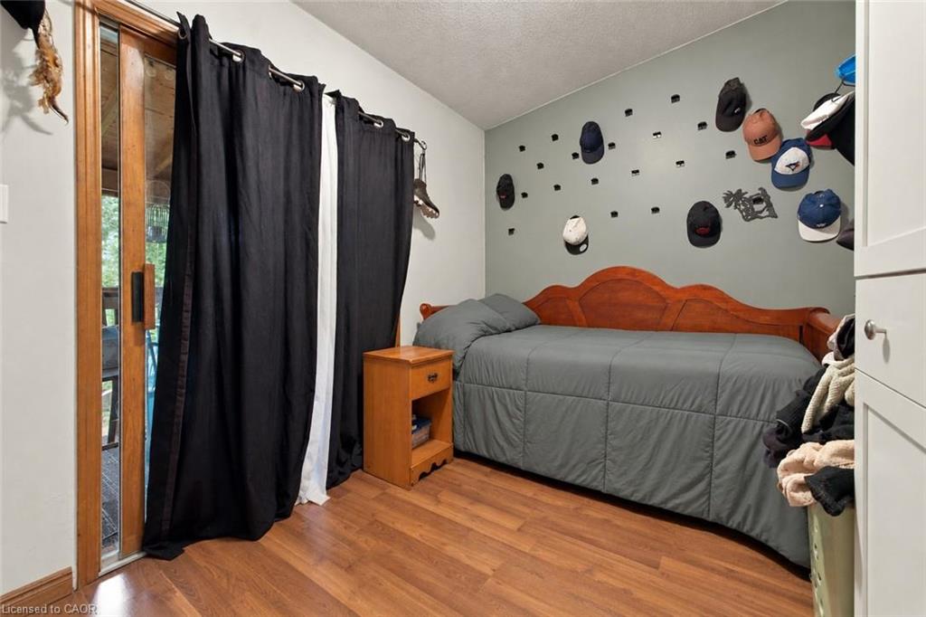 26 Renfrew Street E Property Photo 39
