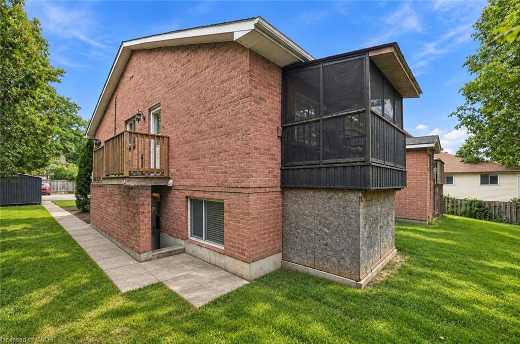 26 Renfrew Street E Property Photo 41