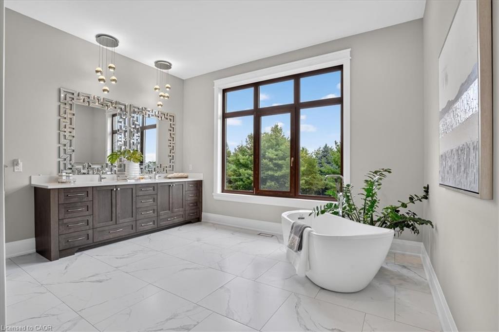 8-670 Bishopsgate Road Property Photo 36