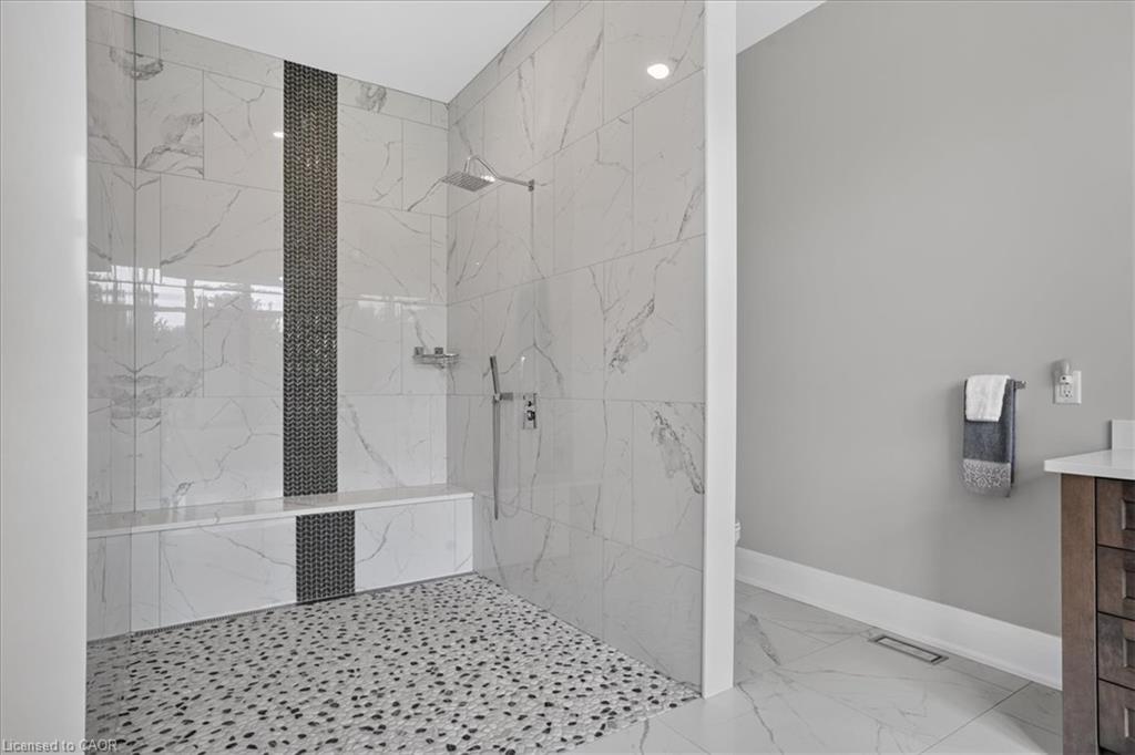 8-670 Bishopsgate Road Property Photo 37