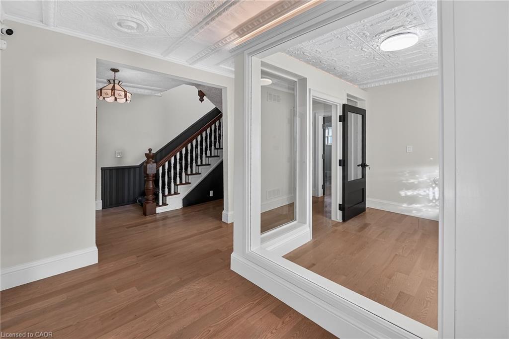 42 Ontario Street Property Photo 10