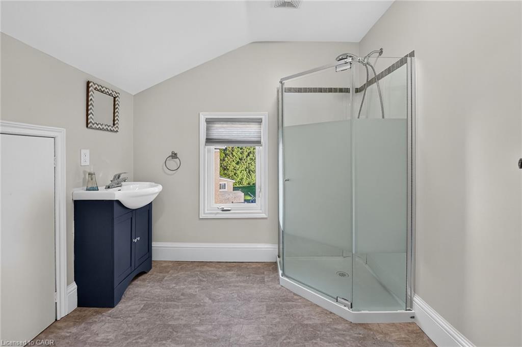 42 Ontario Street Property Photo 35