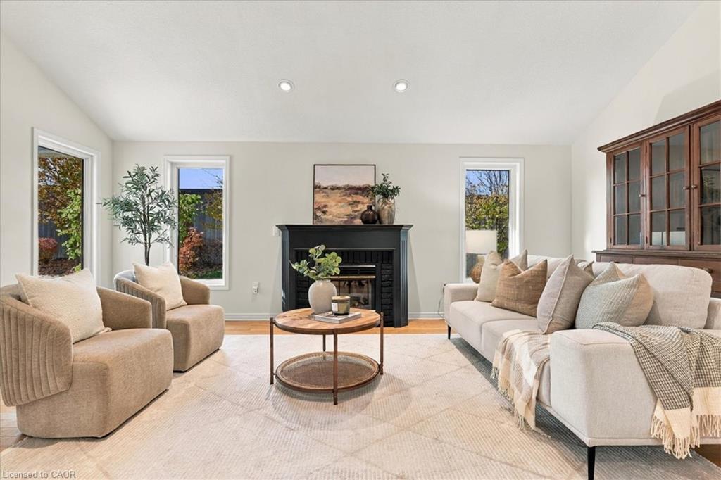 150 Wesley Crescent Property Photo 3