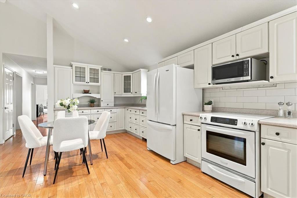 150 Wesley Crescent Property Photo 7