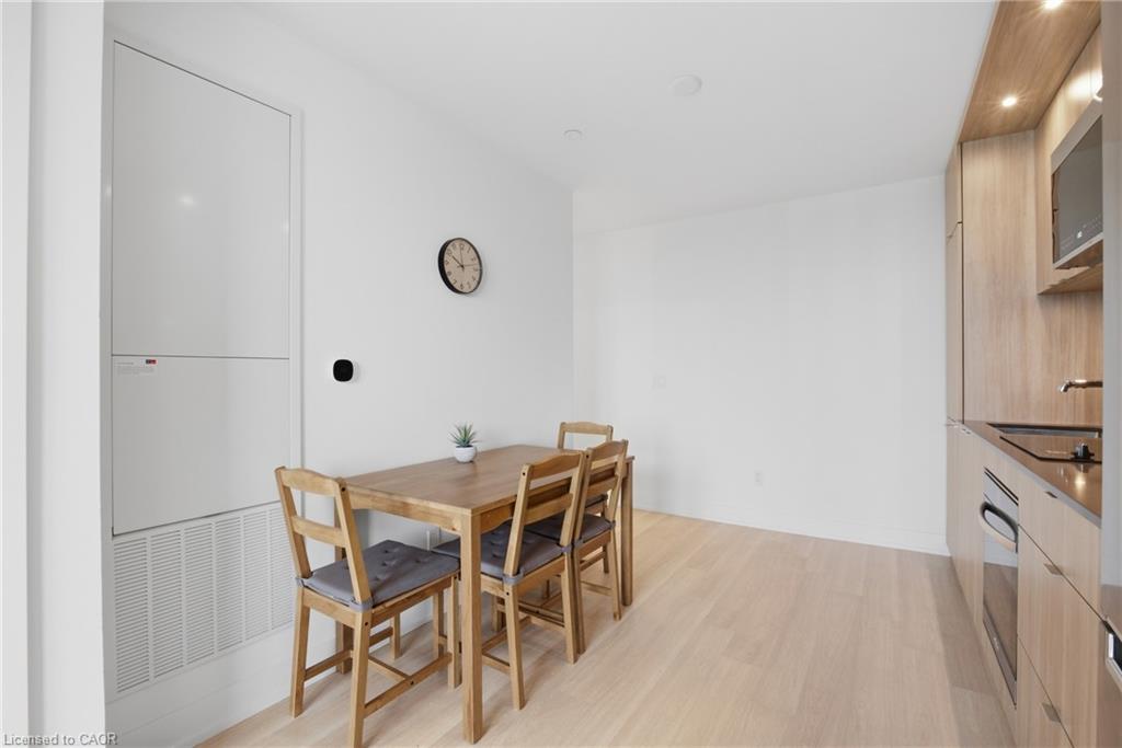2010-60 Central Park Roadway Property Photo 9
