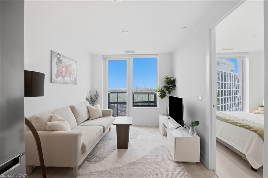 2010-60 Central Park Roadway Property Photo 10