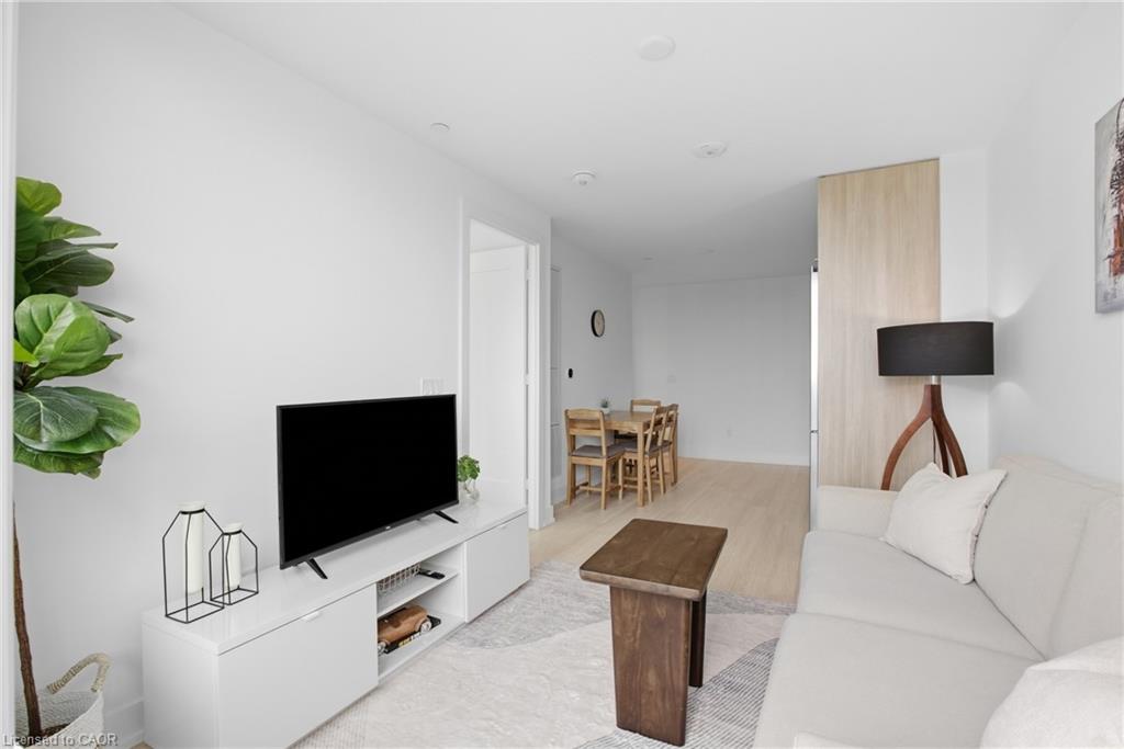 2010-60 Central Park Roadway Property Photo 13