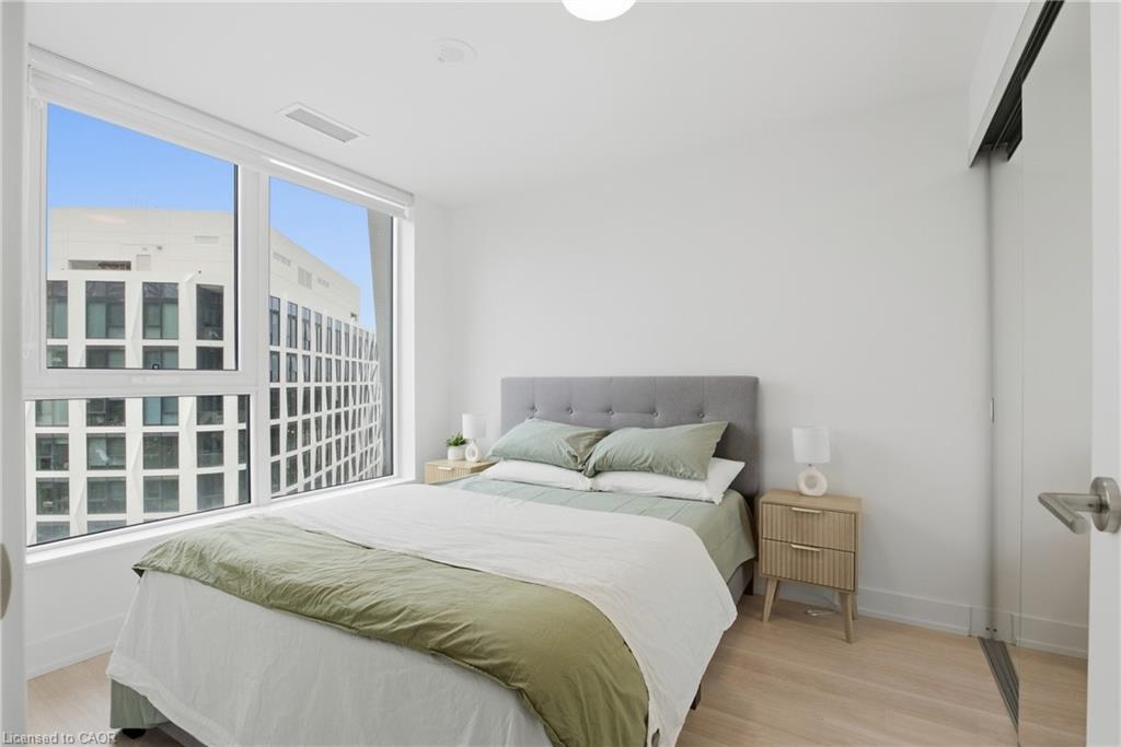 2010-60 Central Park Roadway Property Photo 15