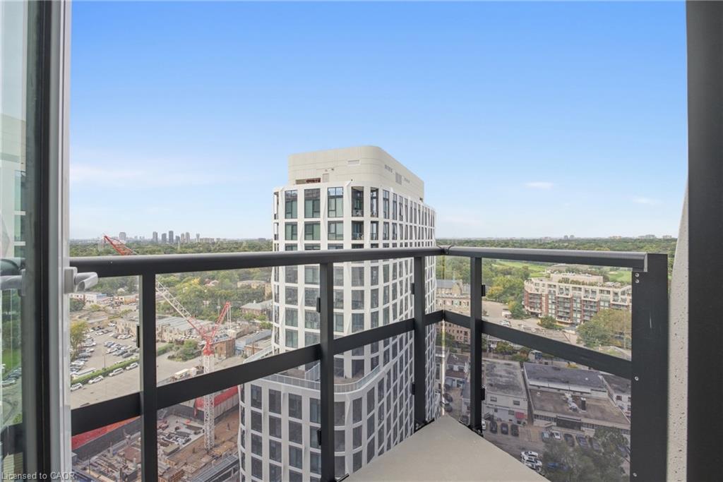 2010-60 Central Park Roadway Property Photo 20