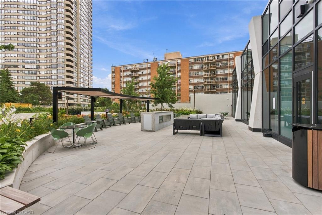 2010-60 Central Park Roadway Property Photo 31