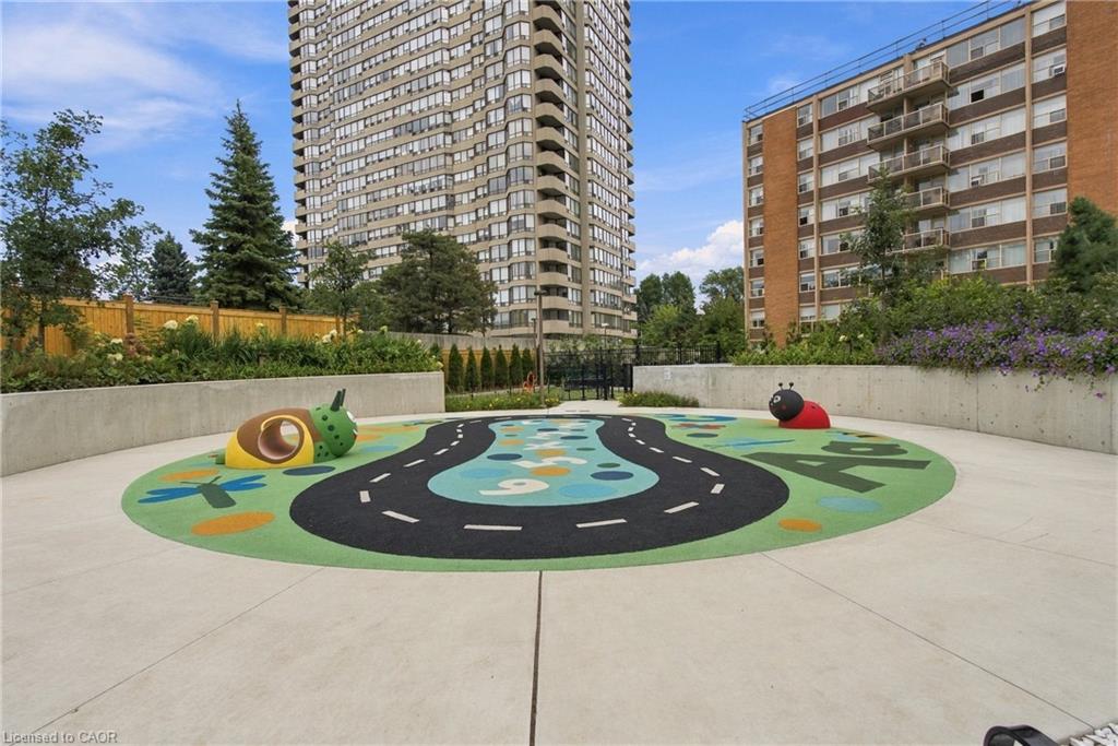 2010-60 Central Park Roadway Property Photo 33