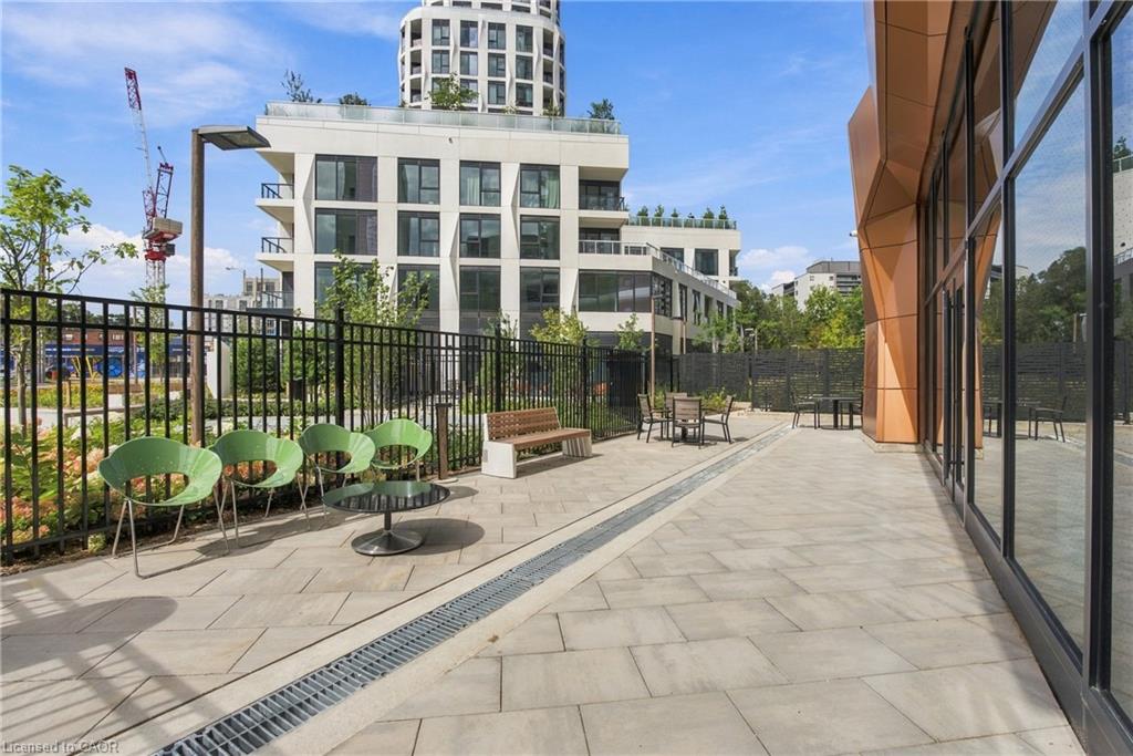 2010-60 Central Park Roadway Property Photo 37