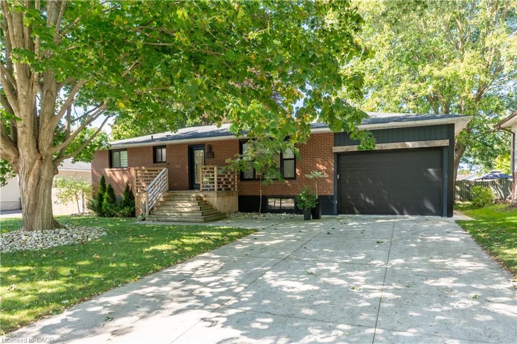 238 Morenz Drive Property Photo 1