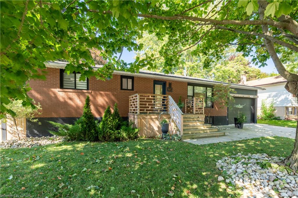 238 Morenz Drive Property Photo 2