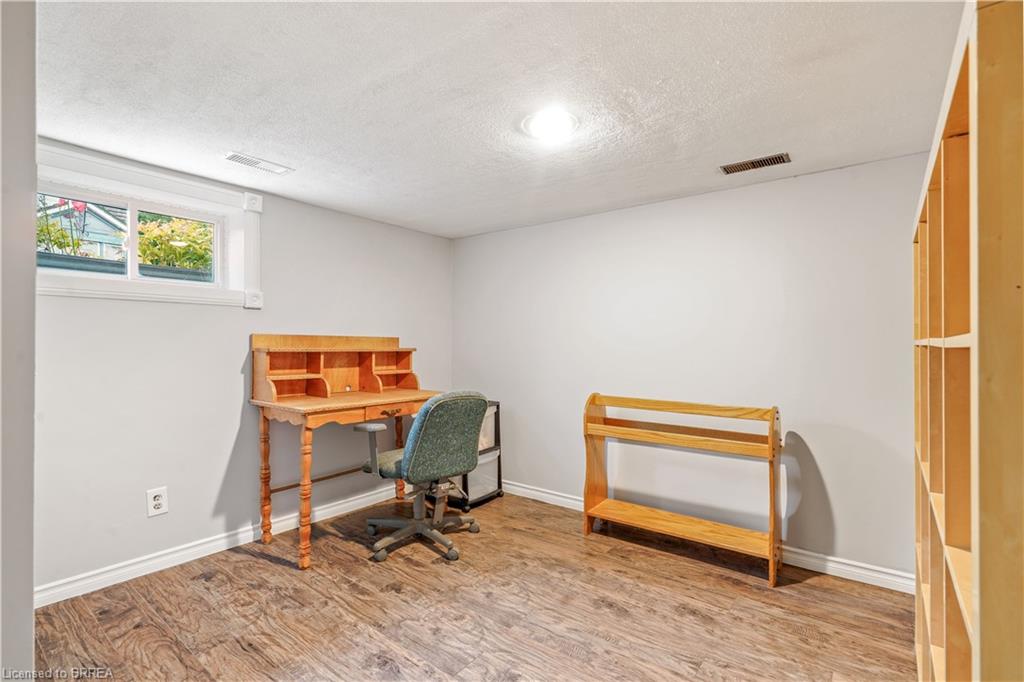 24 Elliott Avenue Property Photo 31