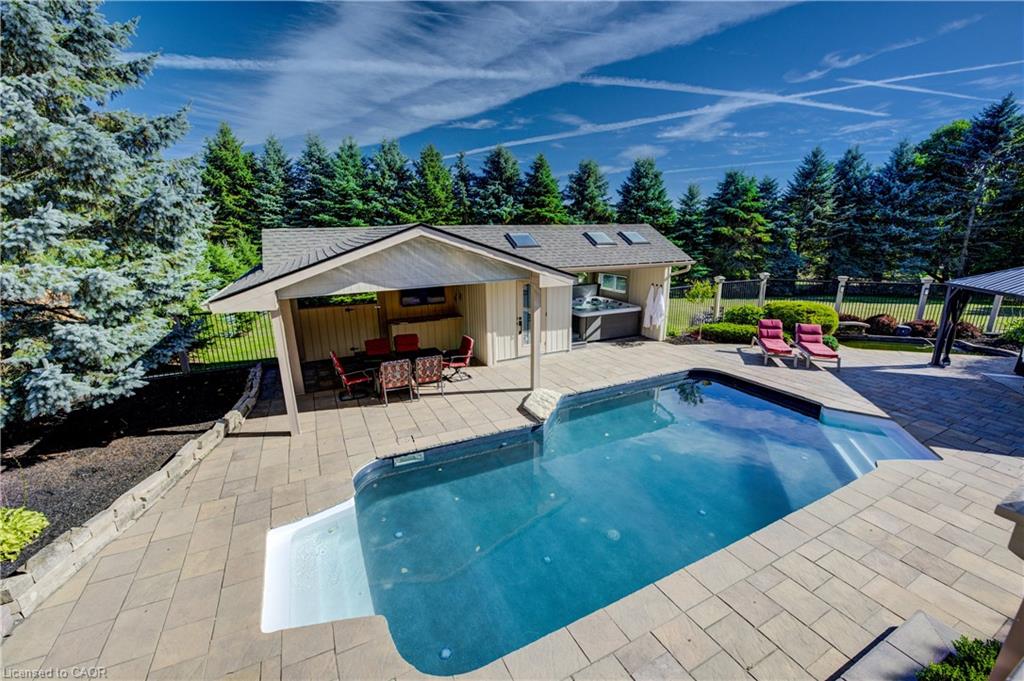 11 Cecil Kennedy Court Property Photo 32