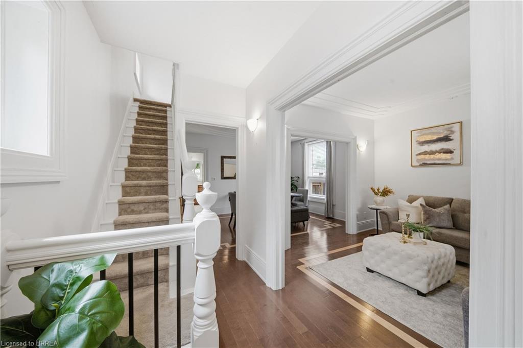 271 Park Avenue Property Photo 5