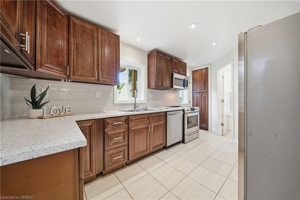 271 Park Avenue Property Photo 11