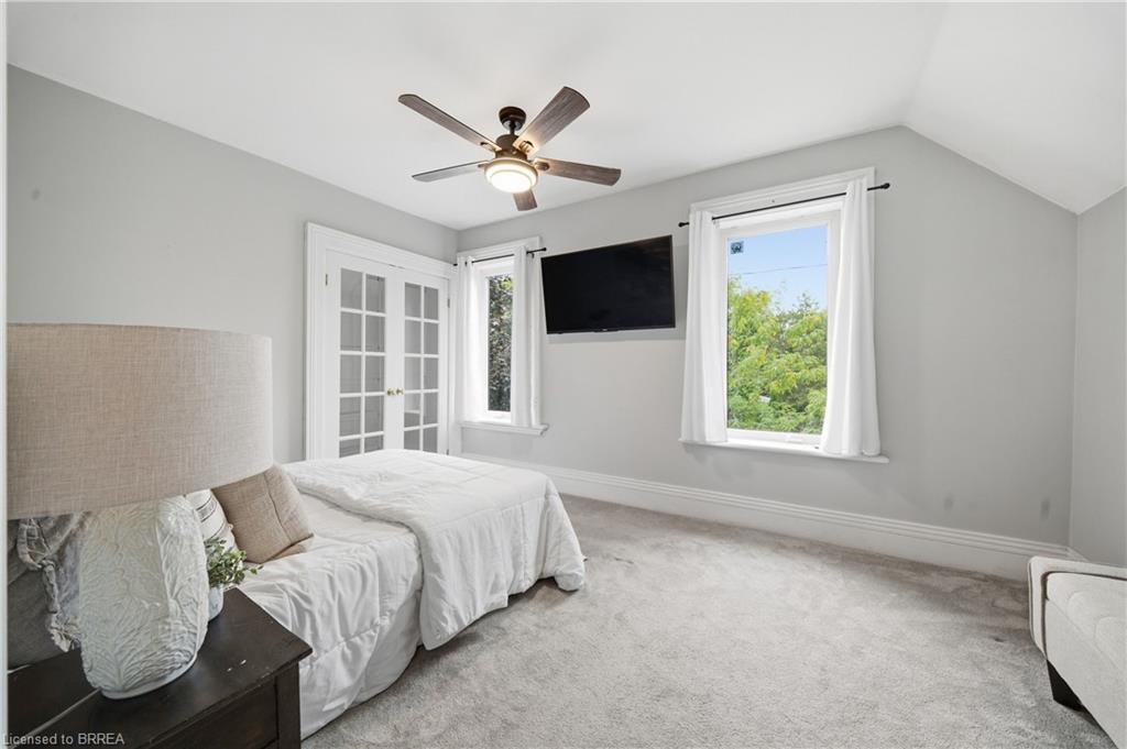 271 Park Avenue Property Photo 17