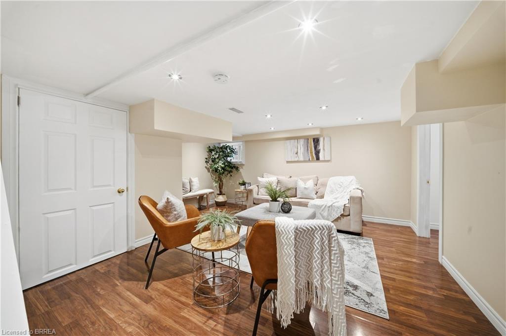 271 Park Avenue Property Photo 21