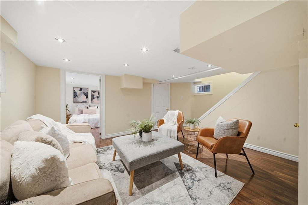 271 Park Avenue Property Photo 23