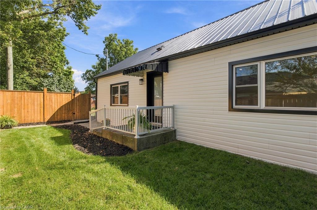 116 Dufferin Street Property Photo 2