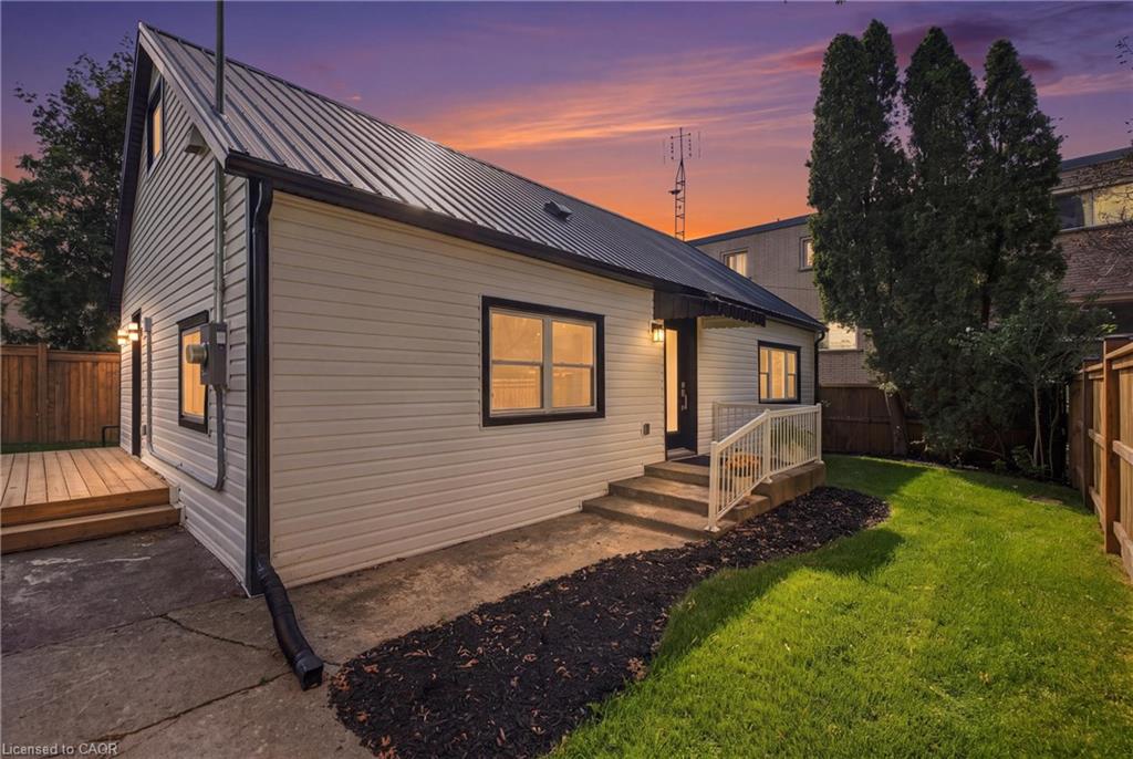 116 Dufferin Street Property Photo 4
