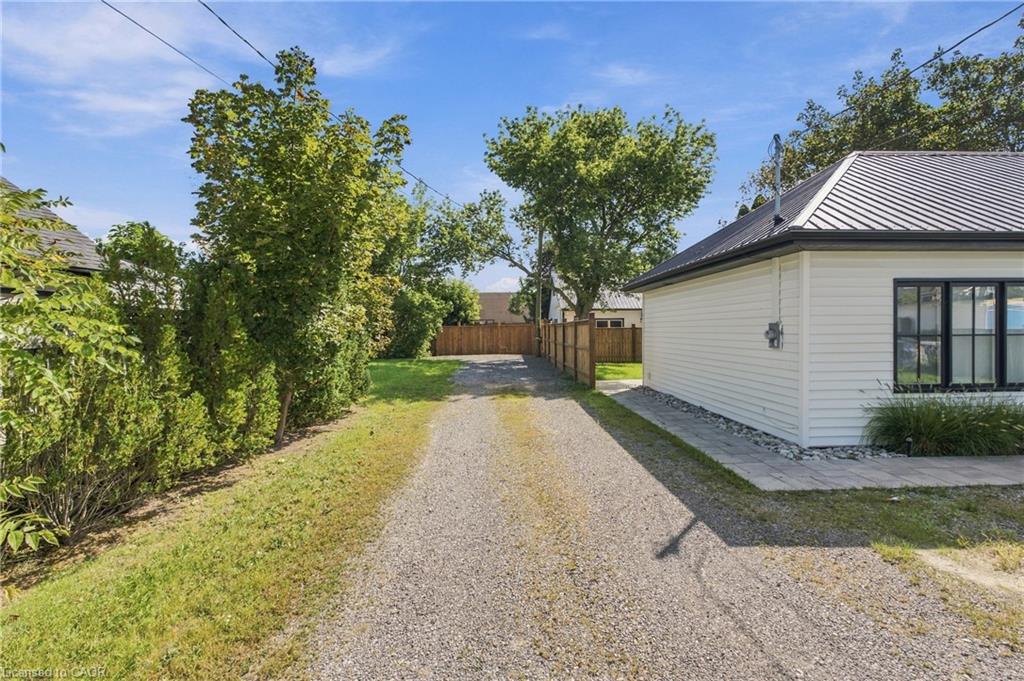 116 Dufferin Street Property Photo 8