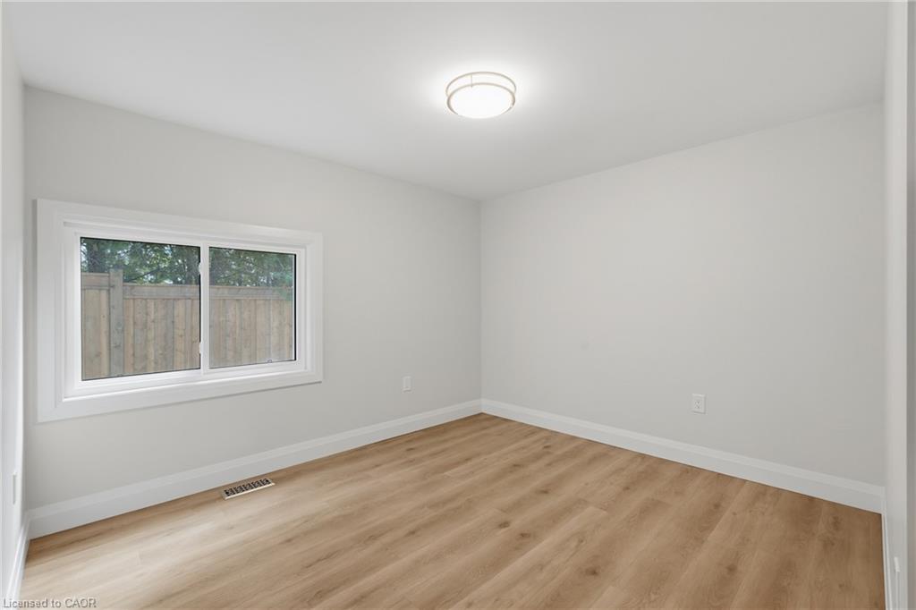 116 Dufferin Street Property Photo 24