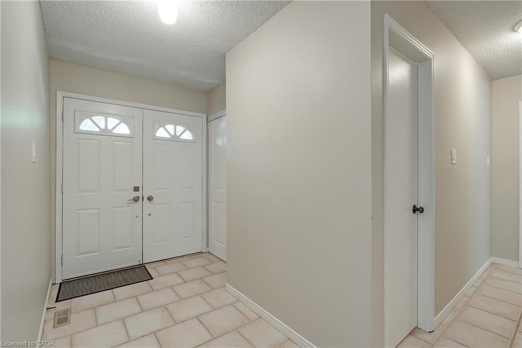 265 Mississaga Street Property Photo 5