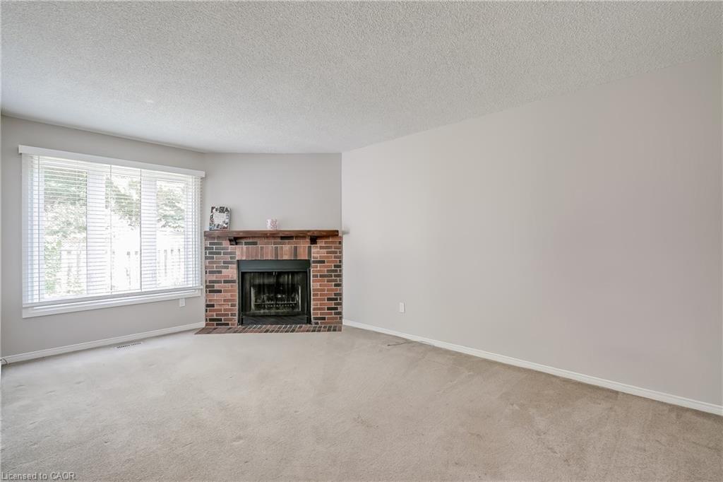 265 Mississaga Street Property Photo 11