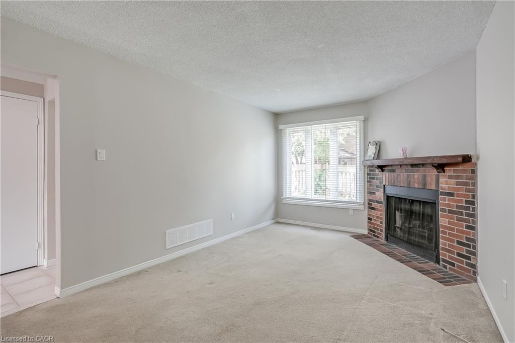 265 Mississaga Street Property Photo 12