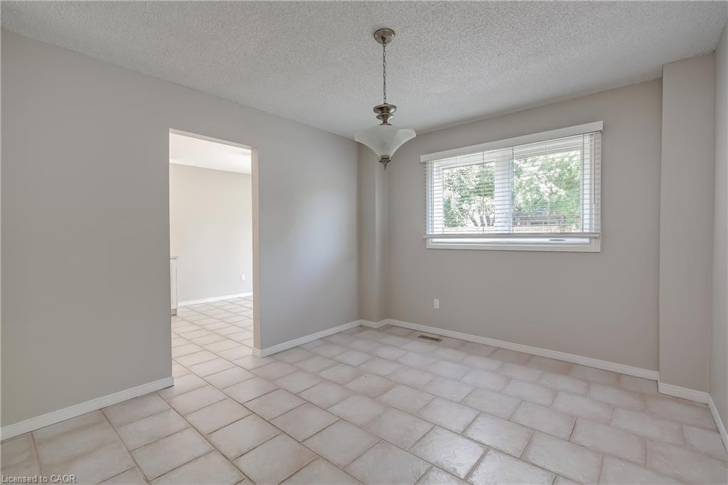 265 Mississaga Street Property Photo 13