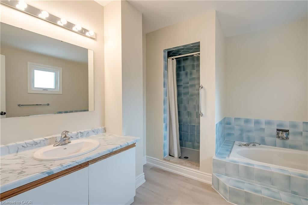 265 Mississaga Street Property Photo 24