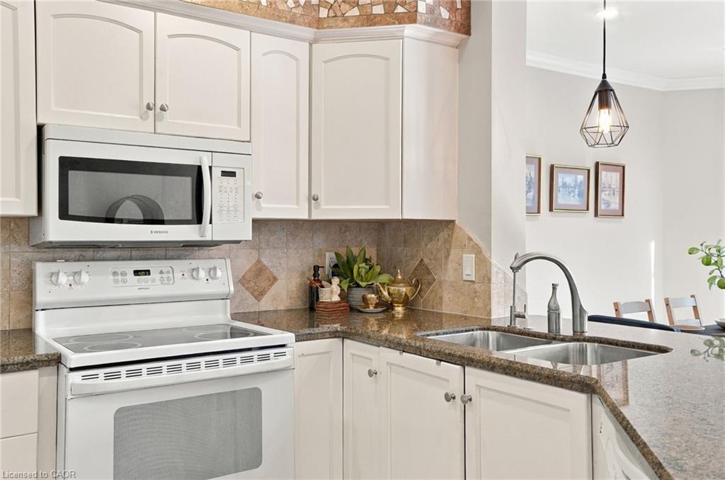 90 Foxborough Drive Property Photo 9