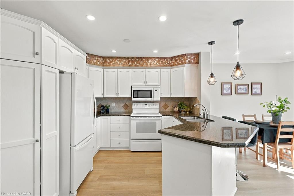 90 Foxborough Drive Property Photo 10