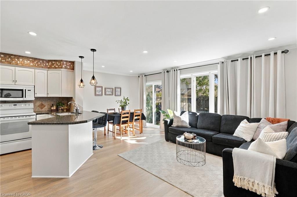 90 Foxborough Drive Property Photo 11