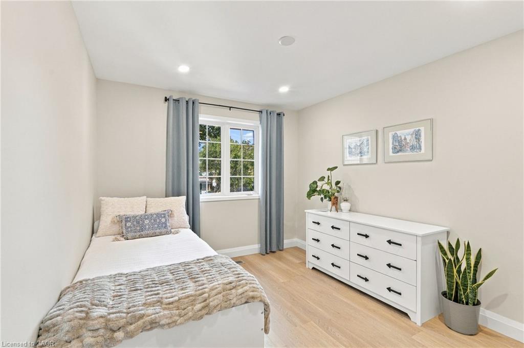 90 Foxborough Drive Property Photo 30