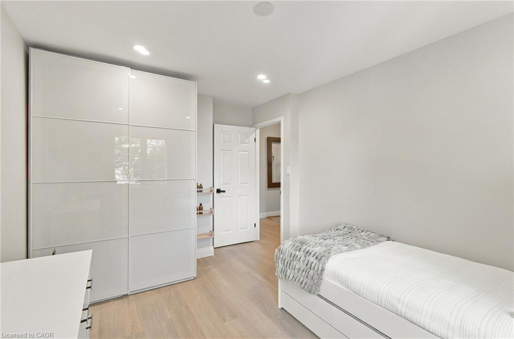 90 Foxborough Drive Property Photo 32
