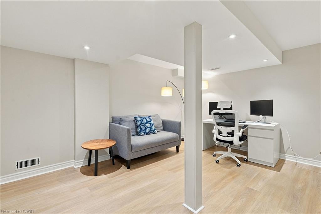 90 Foxborough Drive Property Photo 35