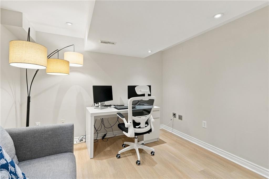 90 Foxborough Drive Property Photo 37