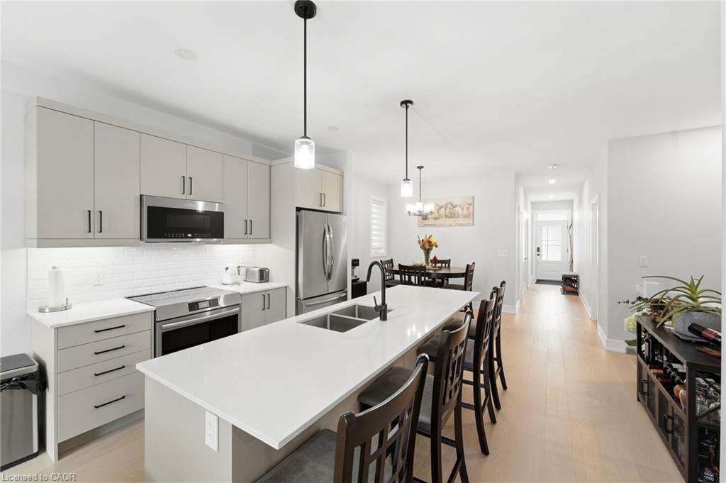 226 Lafayette Street E Property Photo 8