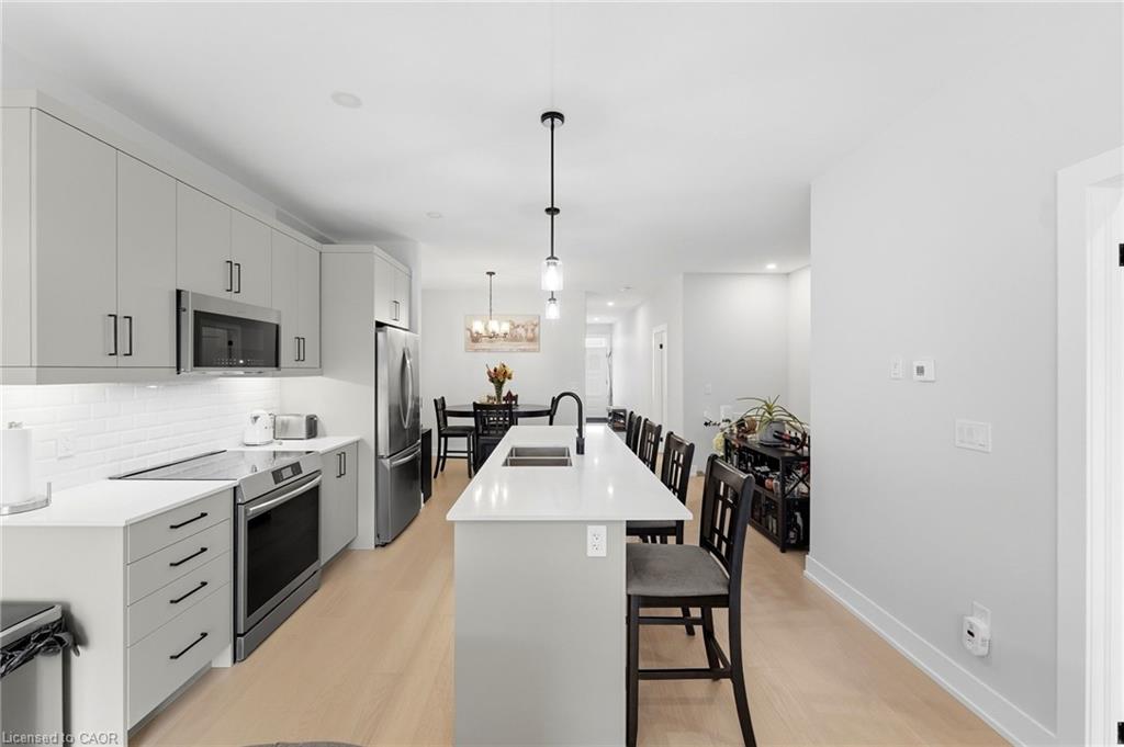 226 Lafayette Street E Property Photo 9
