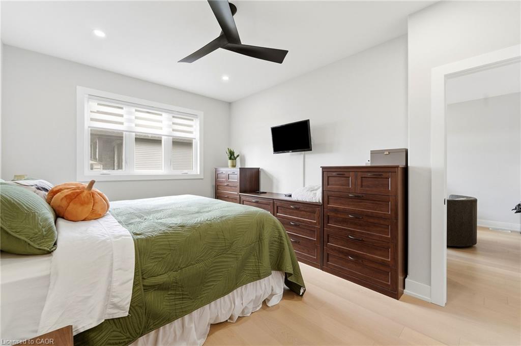 226 Lafayette Street E Property Photo 14