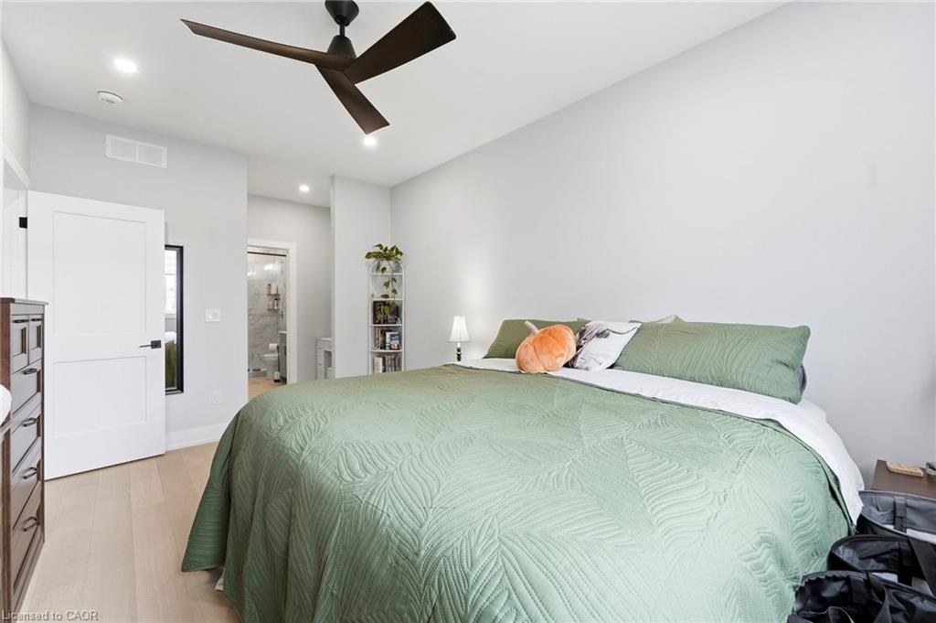 226 Lafayette Street E Property Photo 15