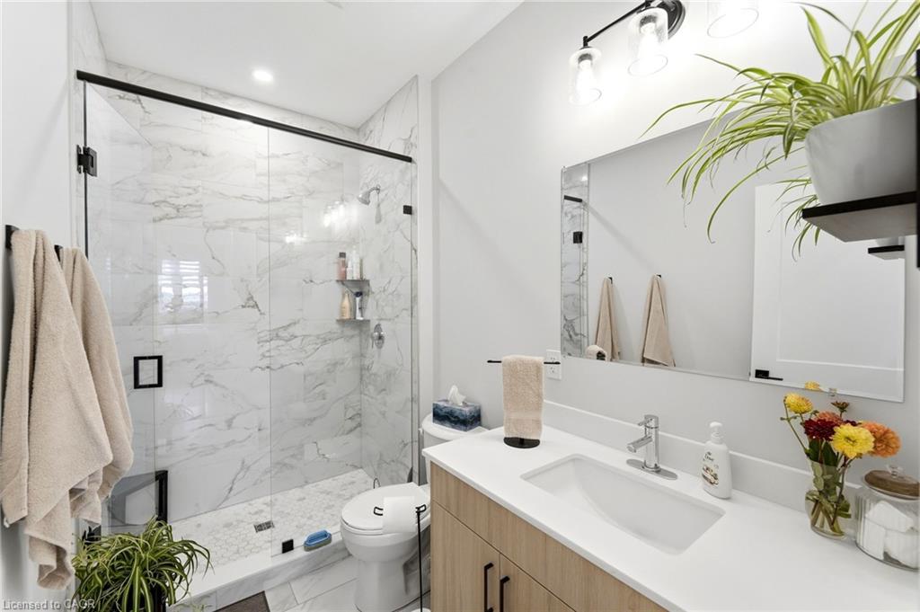 226 Lafayette Street E Property Photo 17