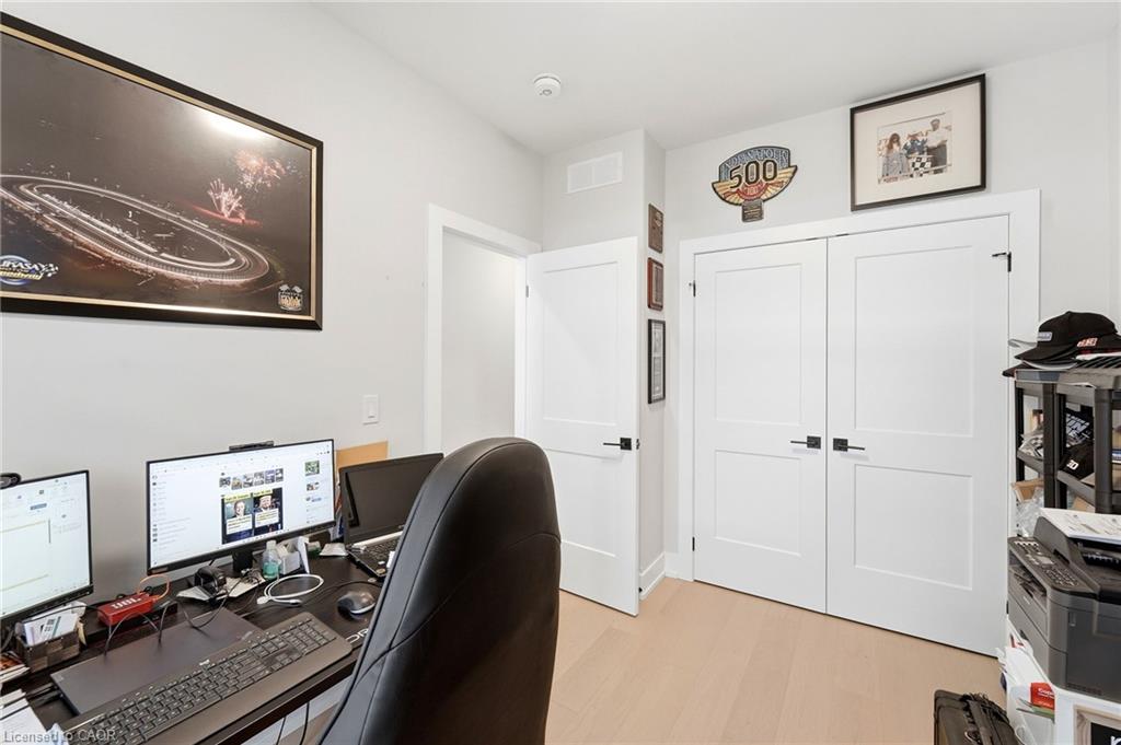 226 Lafayette Street E Property Photo 18