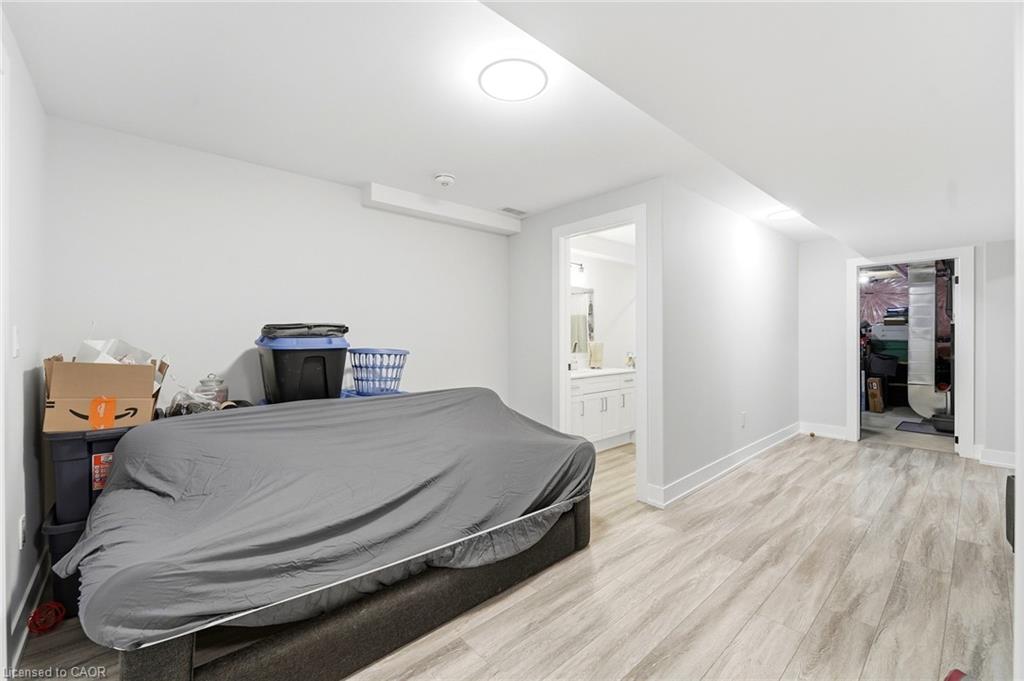 226 Lafayette Street E Property Photo 22