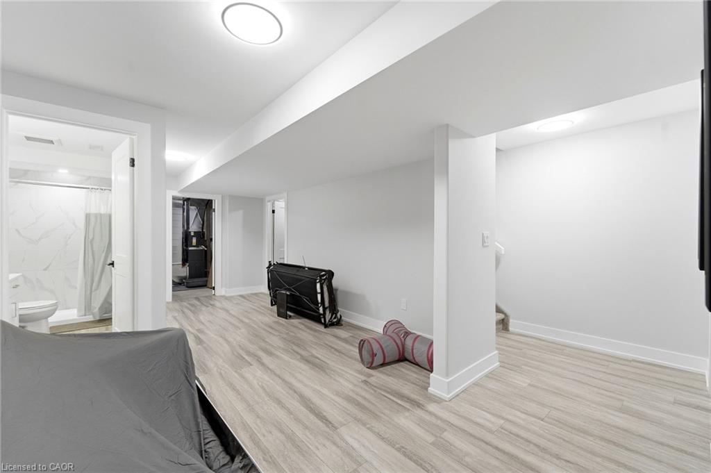226 Lafayette Street E Property Photo 23
